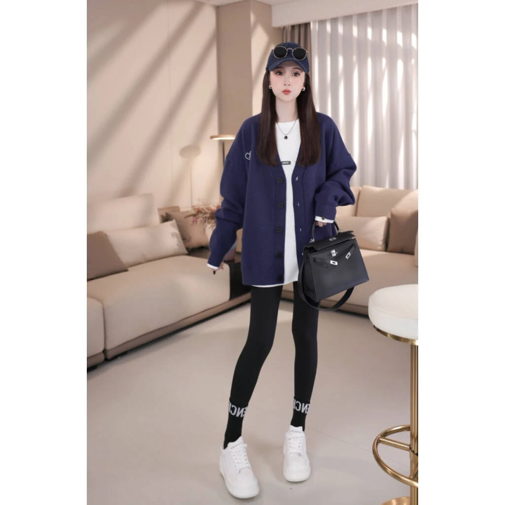 【简易奢雅】B90213秋冬新款时尚宽松慵懒刺绣爱心V领针织毛衣外