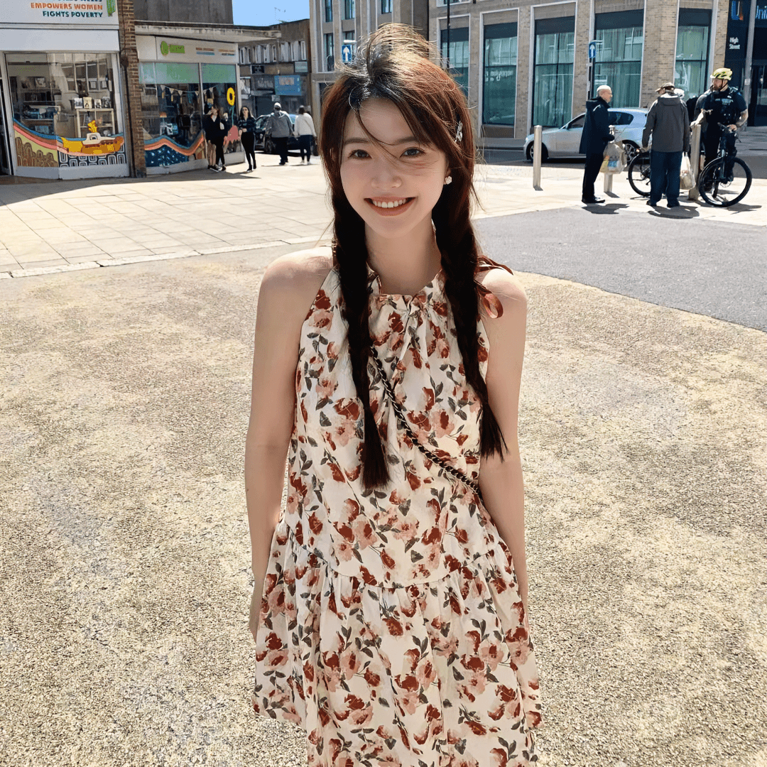 2024夏季新款挂脖碎花无袖连衣裙女小众设计感温柔甜美吊带裙子