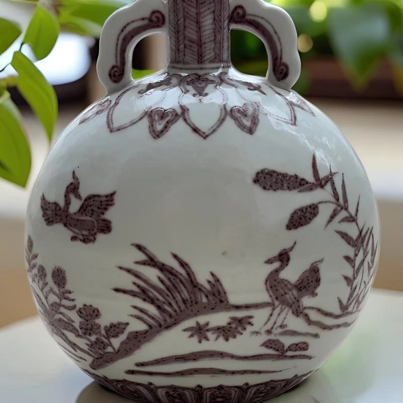 手工釉里红抱月瓶