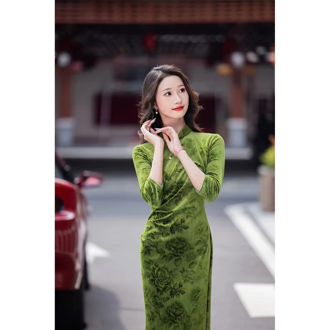 绿色高端正宗新中式中国风改良旗袍连衣裙年轻款小个子丝绒女装秋