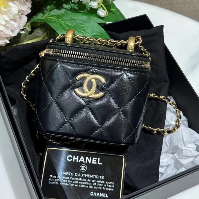 99新 Chanel/香奈儿 / 黑金双金珠mini小盒子链条包/货号2413409