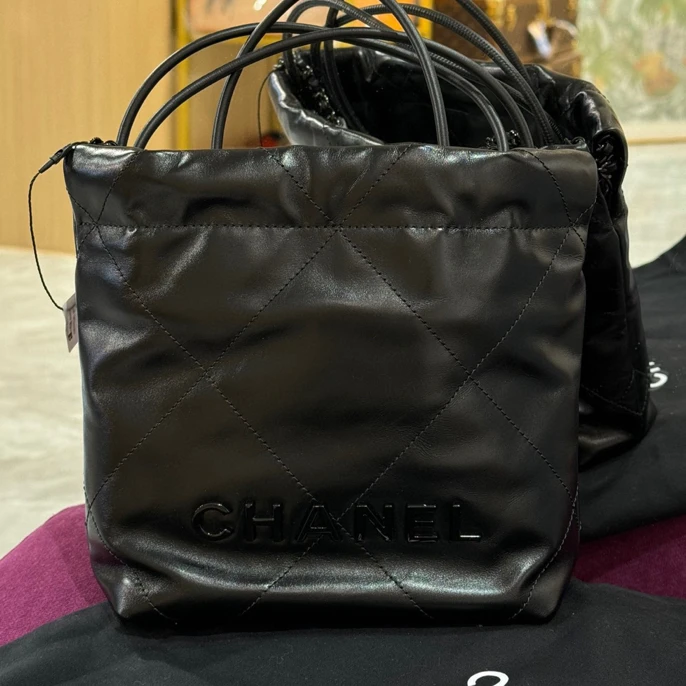 全新未使用 Chanel/香奈儿  so black黑色mini 22bag单肩包
