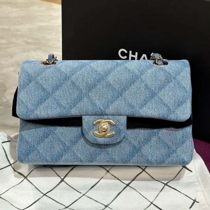 99新 Chanel/香奈儿  CF金扣菱格纹牛仔布小号/货号2411110