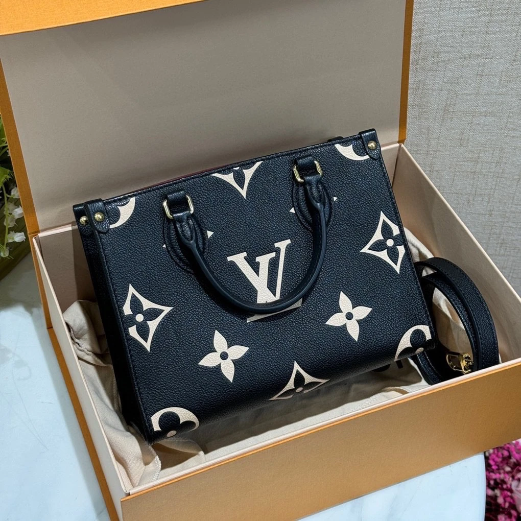 99新 LouisVuitton/路易威登 货号2417917黑底白花onthego小包 芯