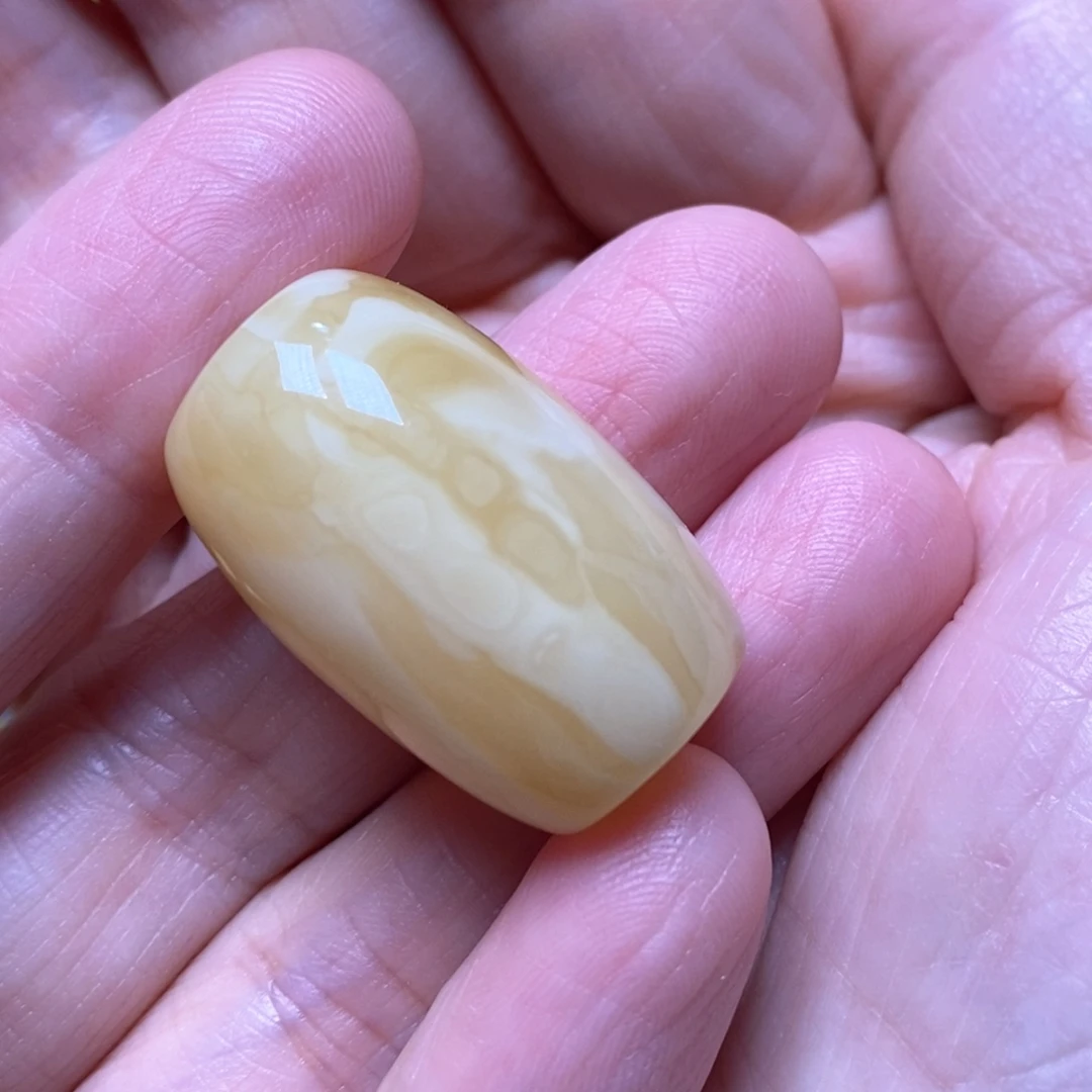 琥珀裸石未镶嵌俄料白花桶珠