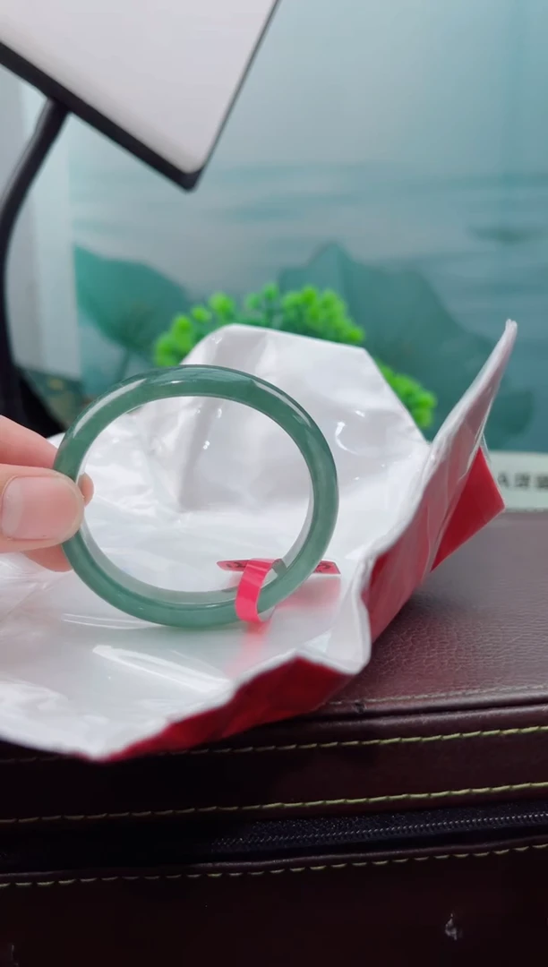 【闪购商品】翡翠手镯（贵妃镯）未镶嵌翡翠手镯28
