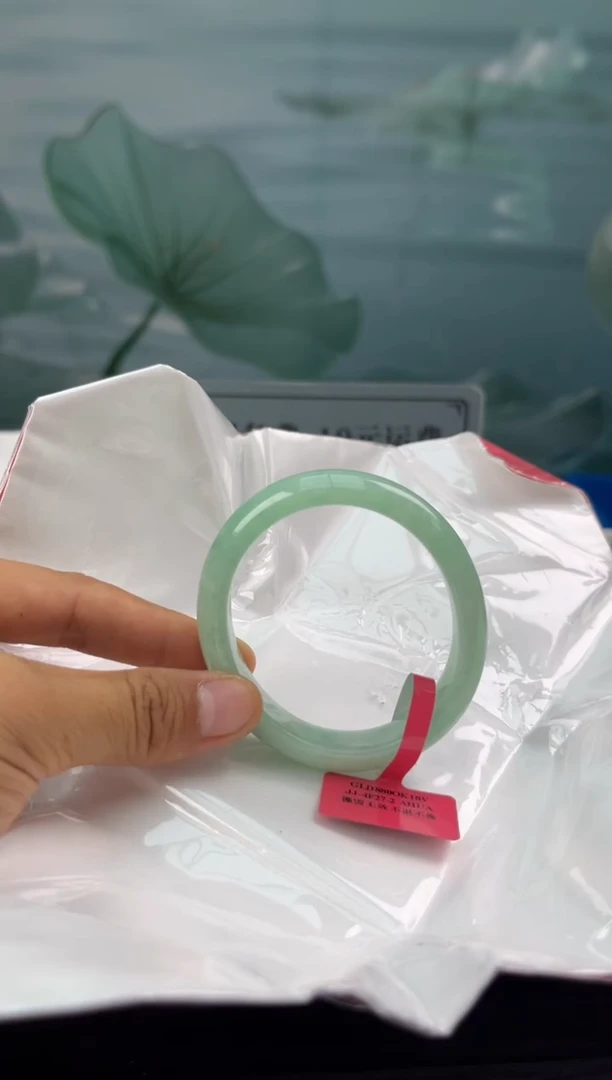 【闪购商品】翡翠手镯（贵妃镯）未镶嵌翡翠手镯5