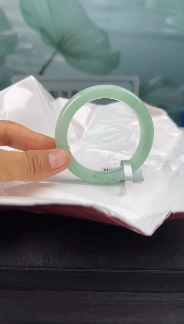 【闪购商品】翡翠手镯未镶嵌翡翠手镯（微瑕）3