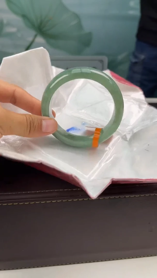 【闪购商品】翡翠手镯未镶嵌翡翠手镯（微瑕）2