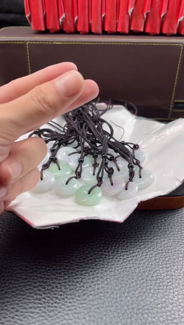 【闪购商品】翡翠平安扣未镶嵌边城刀客/406589/多样性发货