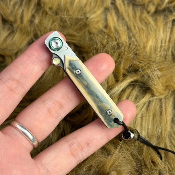 蓝皮冰牙瑞粉天梯工艺收藏刀