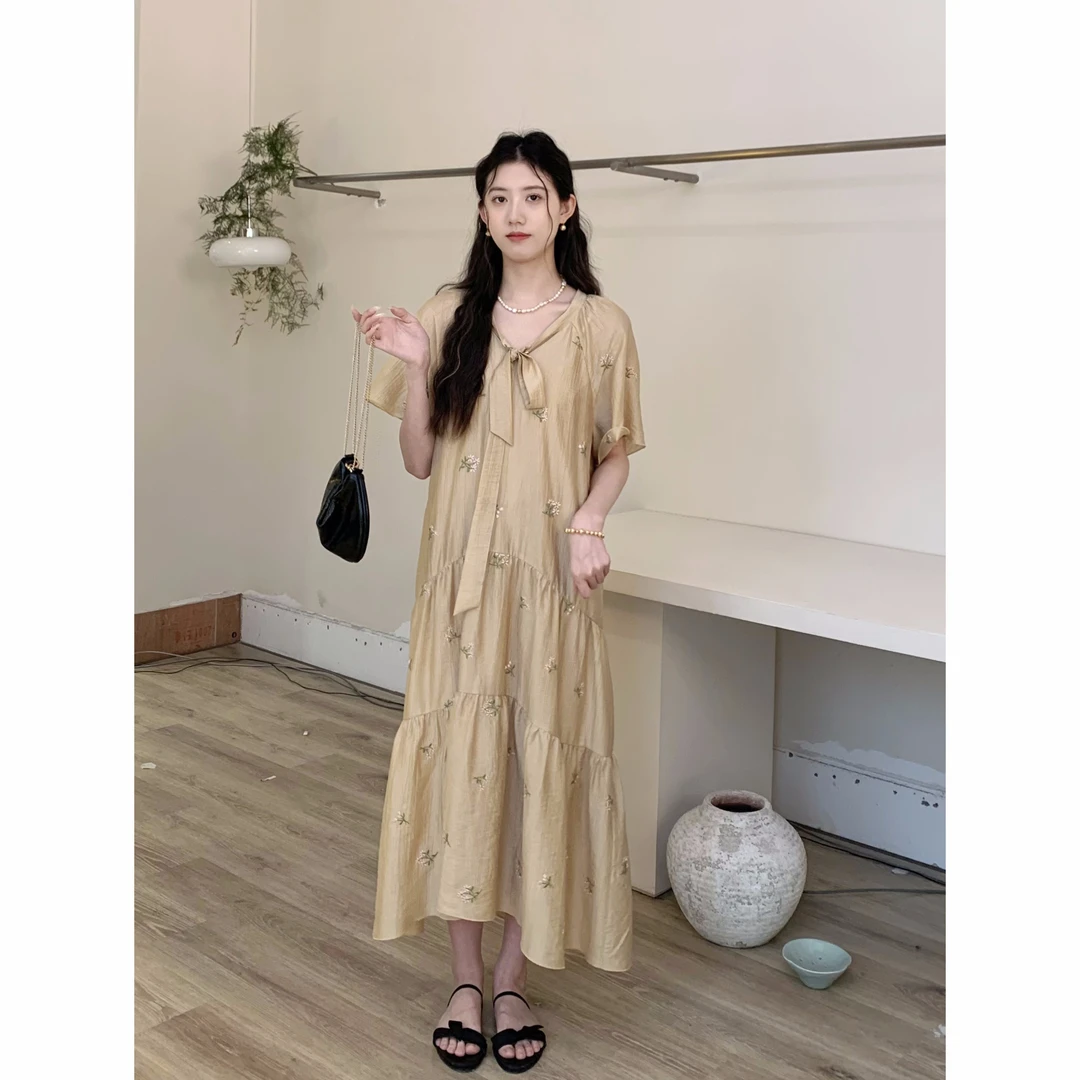 CHACHASTU度假风洋甘菊刺绣连衣裙女装连衣裙夏季法式     H3520W