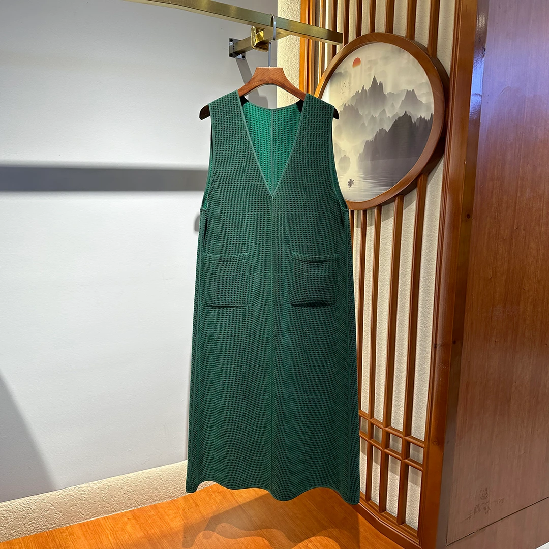 唐一真丝【100%桑蚕丝】香云纱柞蚕丝V领无袖长款连衣裙绿色背心裙