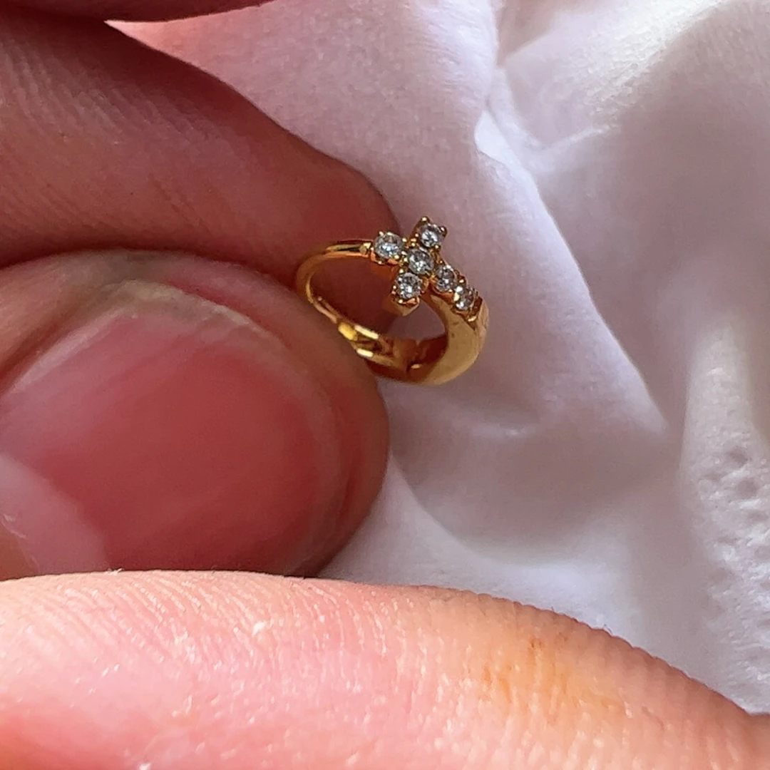 【闪购商品】钻石耳饰18K金镶嵌