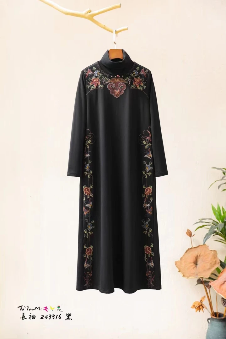 蓦然（再见时光）气质秋冬国风重工复古刺绣弹力长袖打底连衣裙