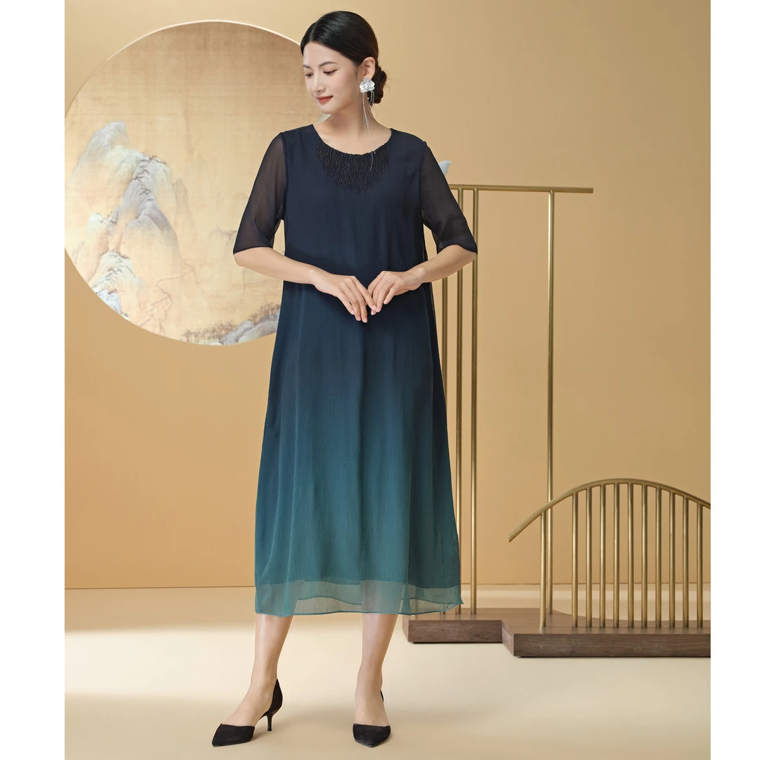 韦小宝夏季新中式刺绣渐变桑蚕丝连衣裙2221147443
