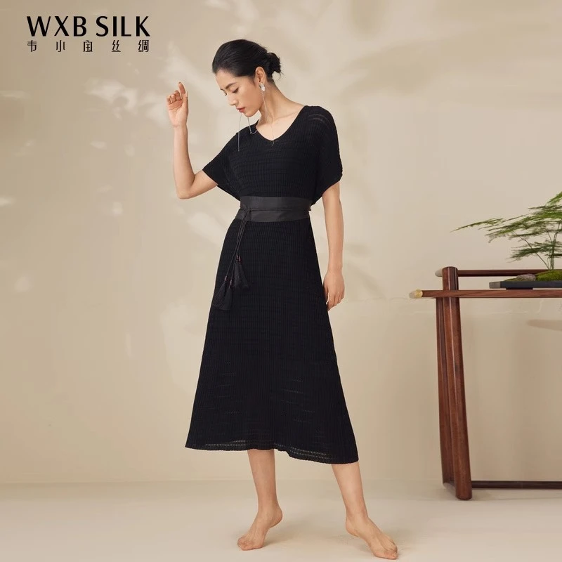 韦小宝春夏短袖v领黑色中长款桑蚕丝气质连衣裙2221147060