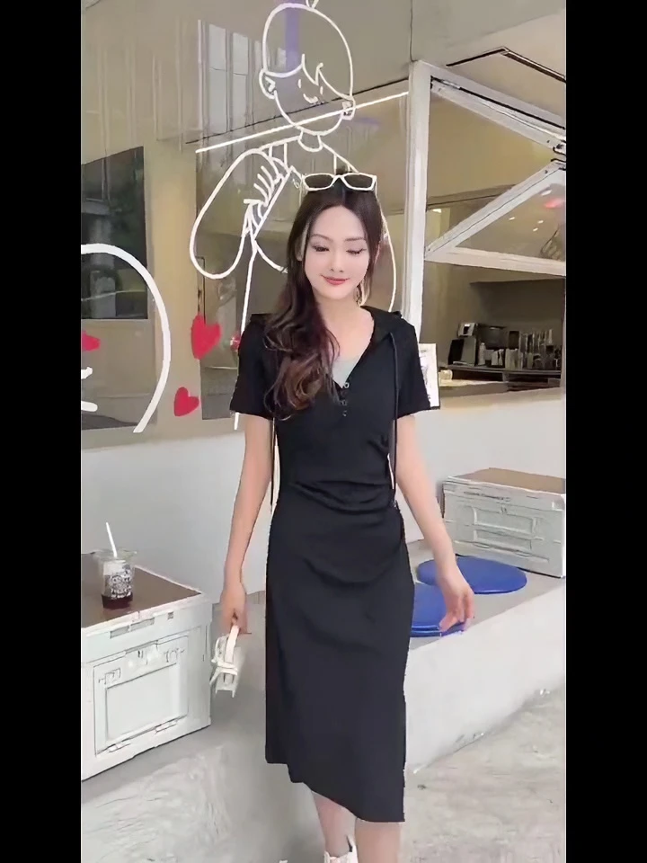 连帽假两件连衣裙女夏新款时尚运动风设计感皱褶开叉拼接休闲裙子