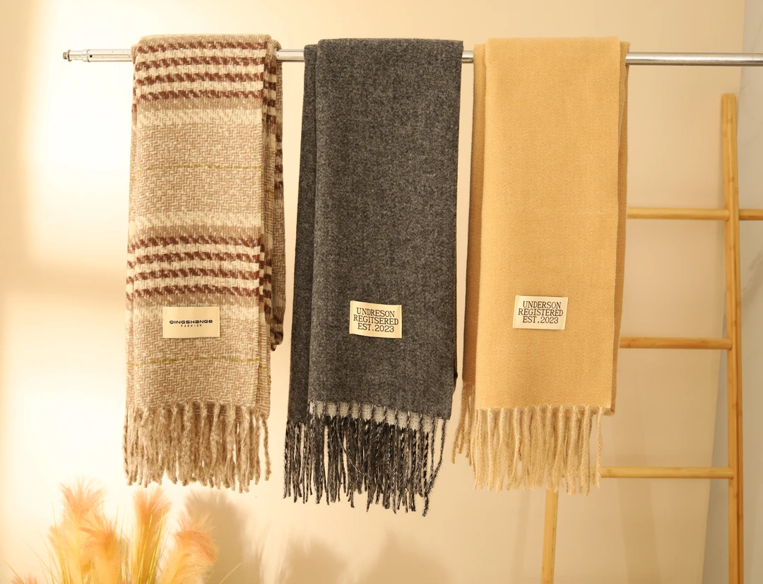 精品围巾 (颜色随机发货)