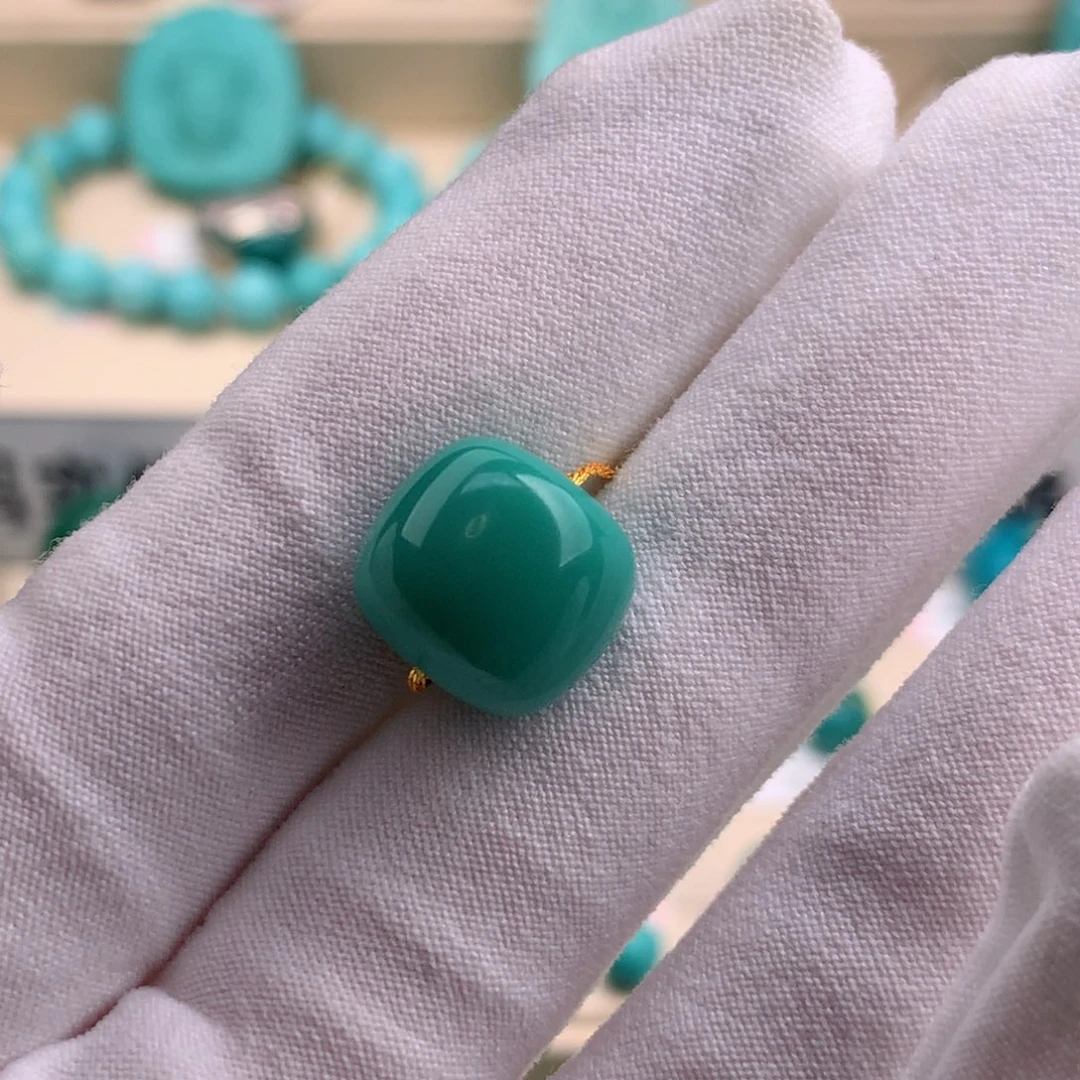 绿松石珠宝奇石未镶嵌12.8*11.7mm