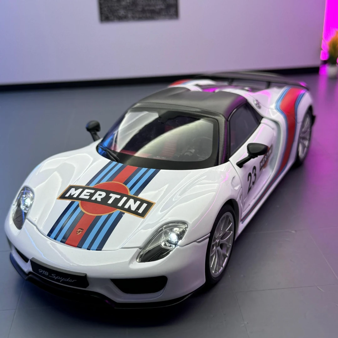 潮玩合金汽车模型1:18保时捷918跑车 灯光音效回力开门儿童玩具车