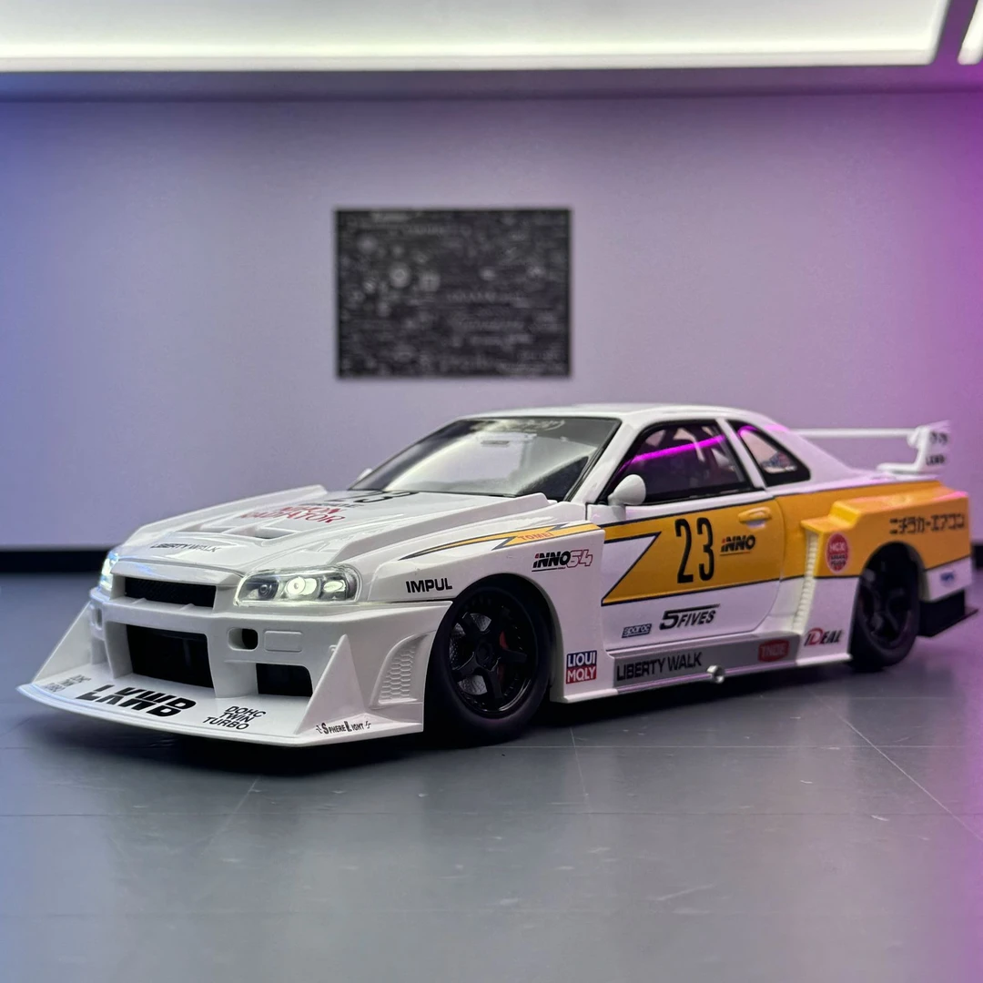 潮玩合金汽车模型1:24GTRS15天际线灯光音效回力开门男孩玩具跑车