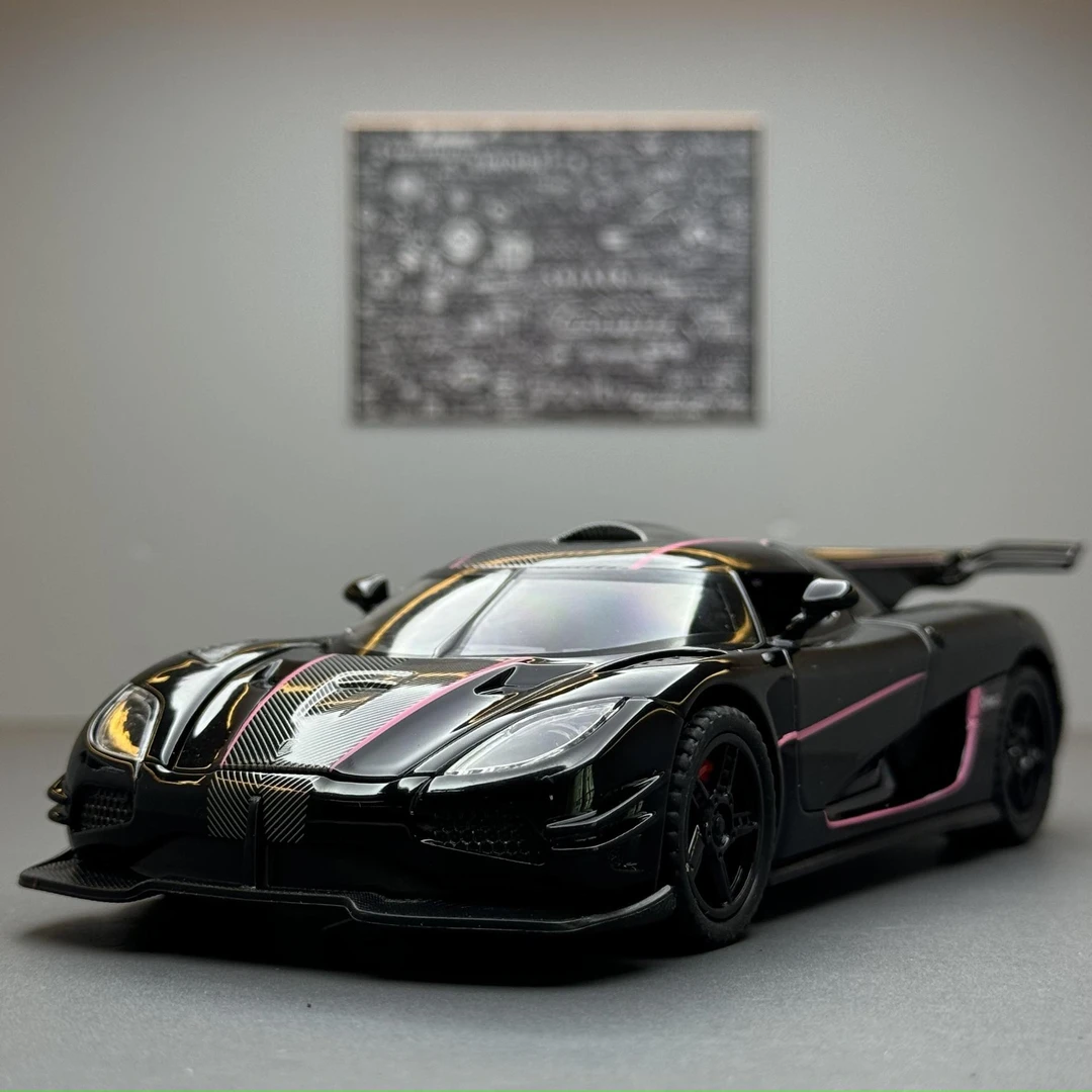 潮玩合金汽车模型1:32柯尼塞格ONE1灯光音效回力开门儿童玩具跑车