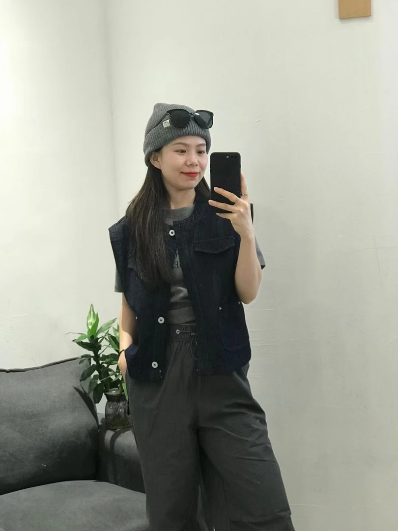 牛仔马甲深蓝色韩系穿搭
