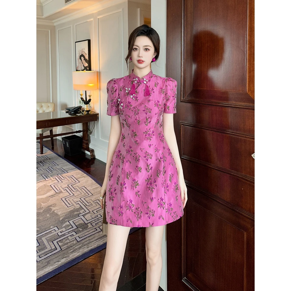 改良旗袍2024新款夏季年轻款法式复古玫红色小香风短款碎花连衣裙