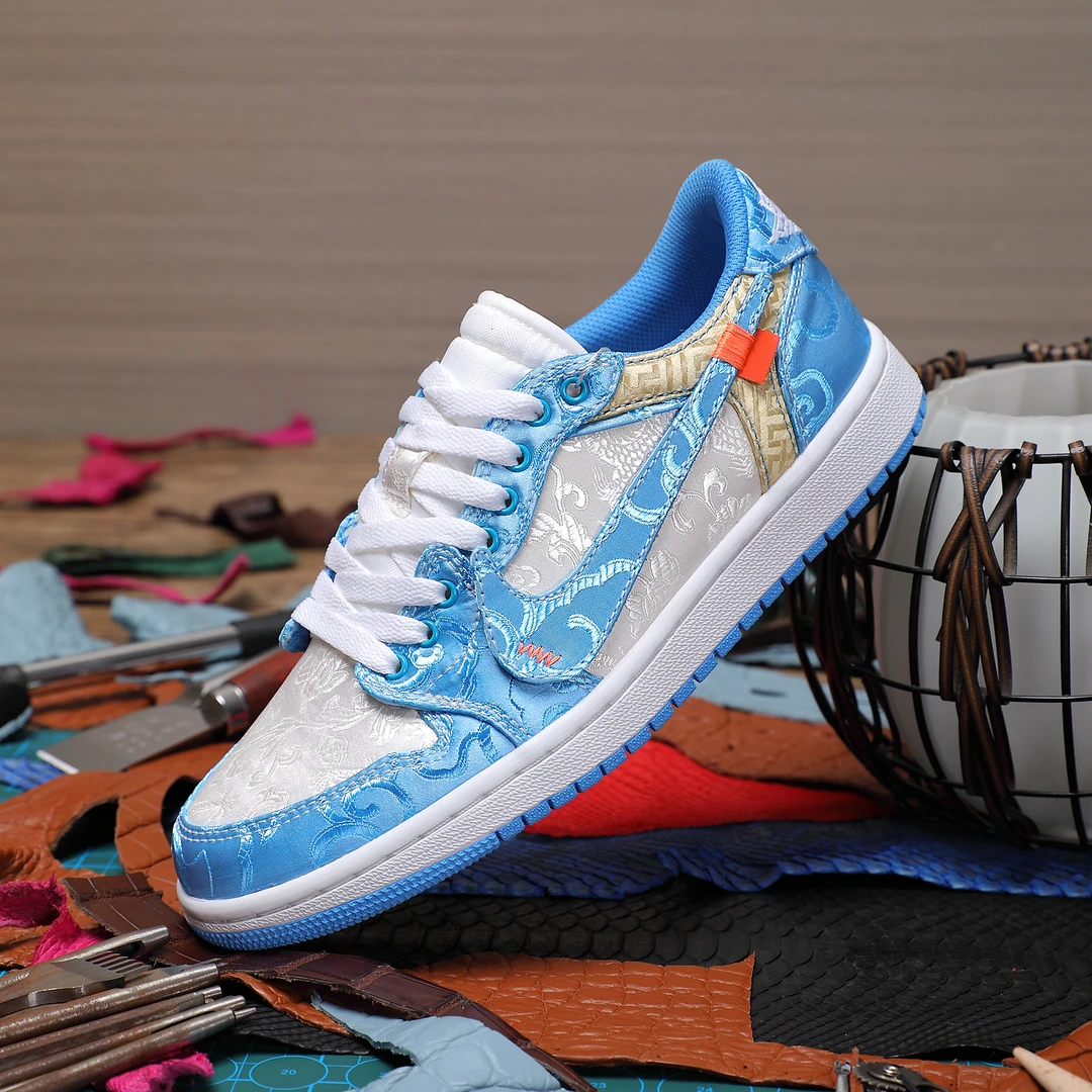 NIKE/耐克Air Jordan1ow低帮北卡蓝白国风刺绣潮流休闲【定制球鞋】