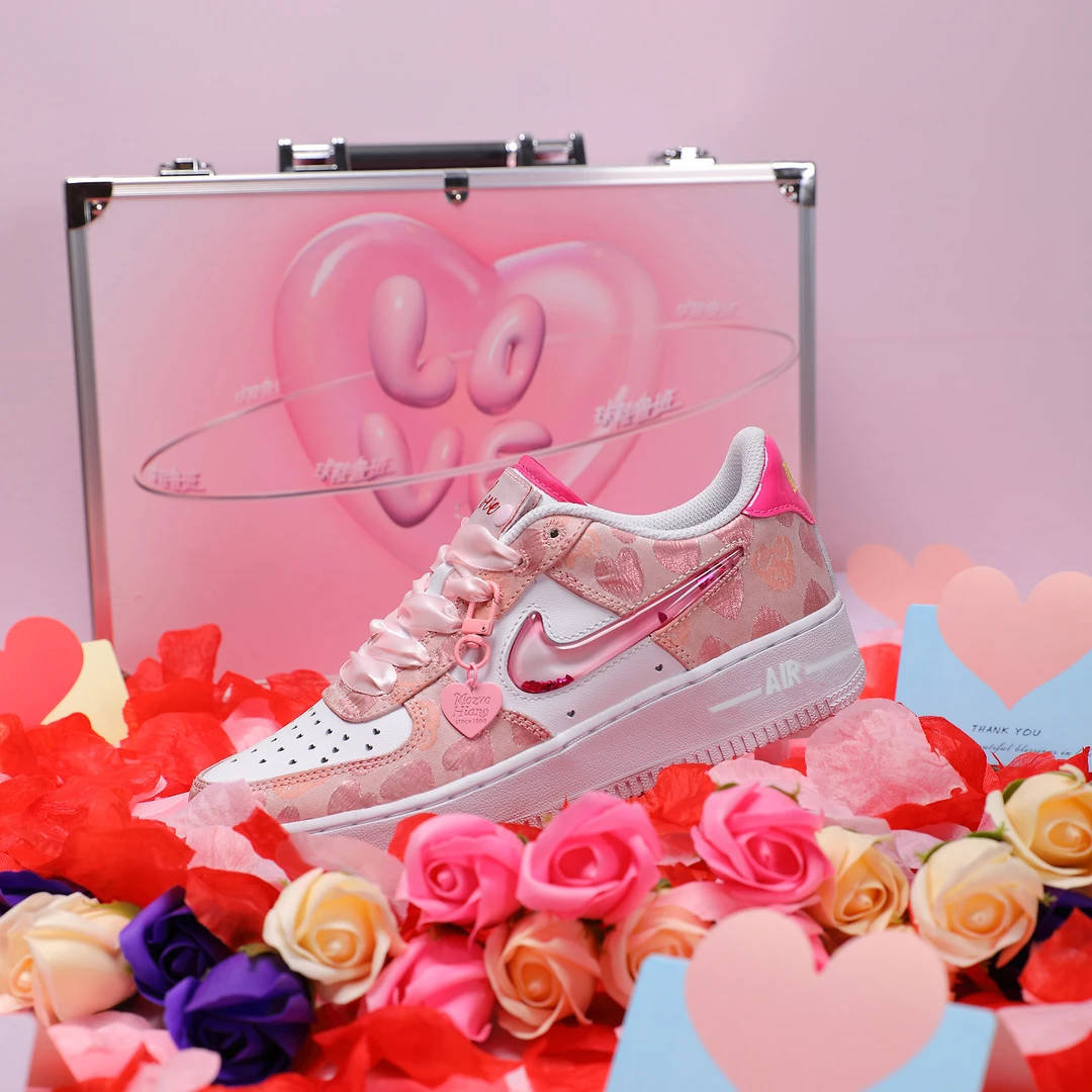 NIKE/耐克【情人节限定】AirForce1白粉爱心情侣潮流【定制球鞋】