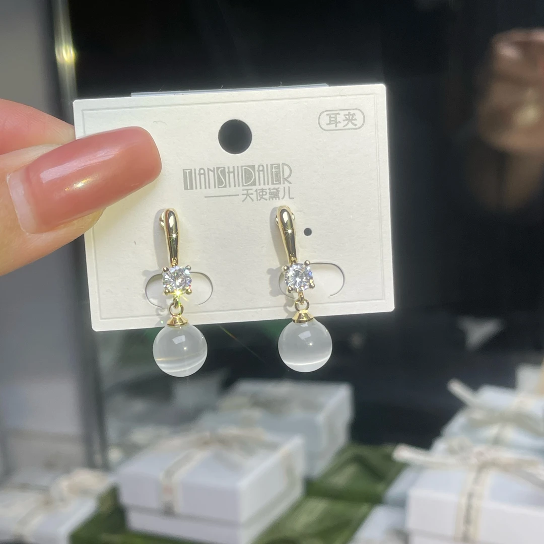 合金耳饰 耳夹--MedaL萌蛋（435 )白色轻奢时尚珠珠锆石