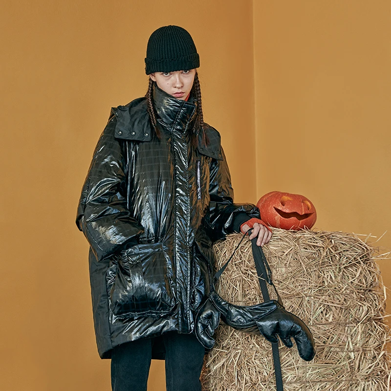 日着原创设计时尚黑色女装白鸭绒中长款三防亮面羽绒服女20D6267Y