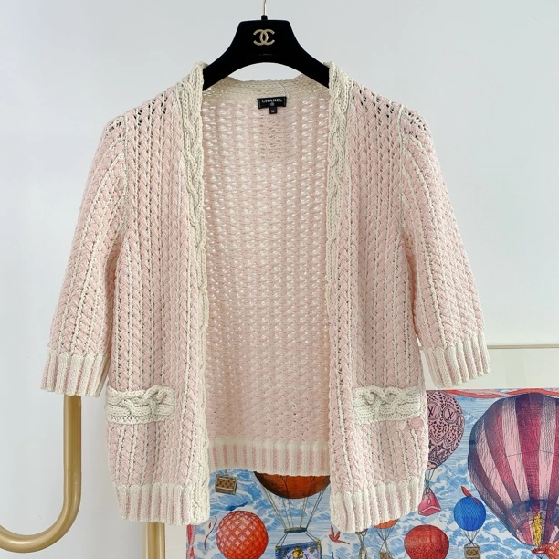 95新 Chanel/香奈儿 【CHANEL】#香奈儿粉色针织开衫 36吗