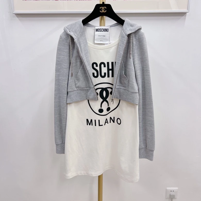 Moschino假两件套长款T恤/市场价3680/95新/08260603/文