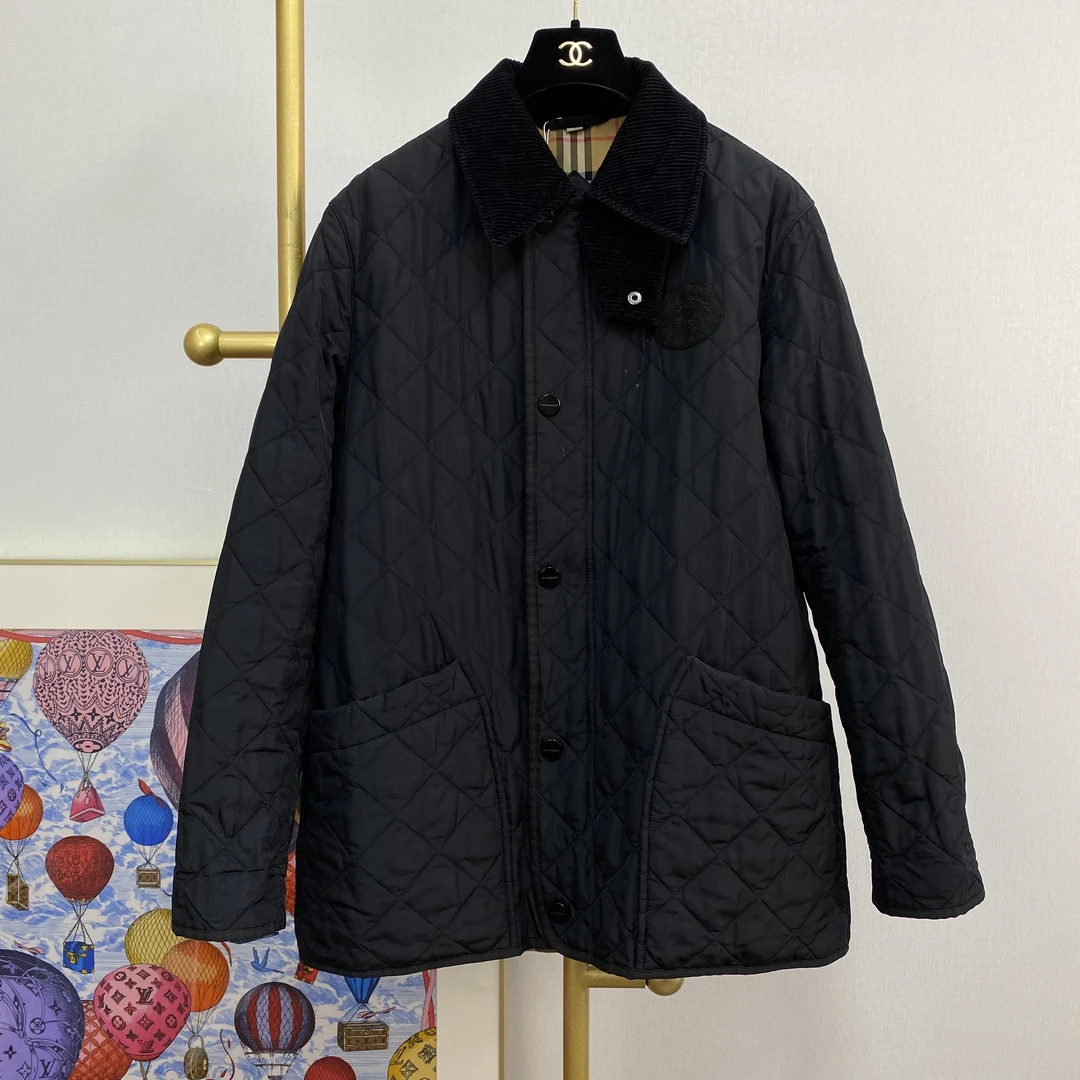 Burberry 菱格纹棉衣外套/市12000/95新/08170207/涵