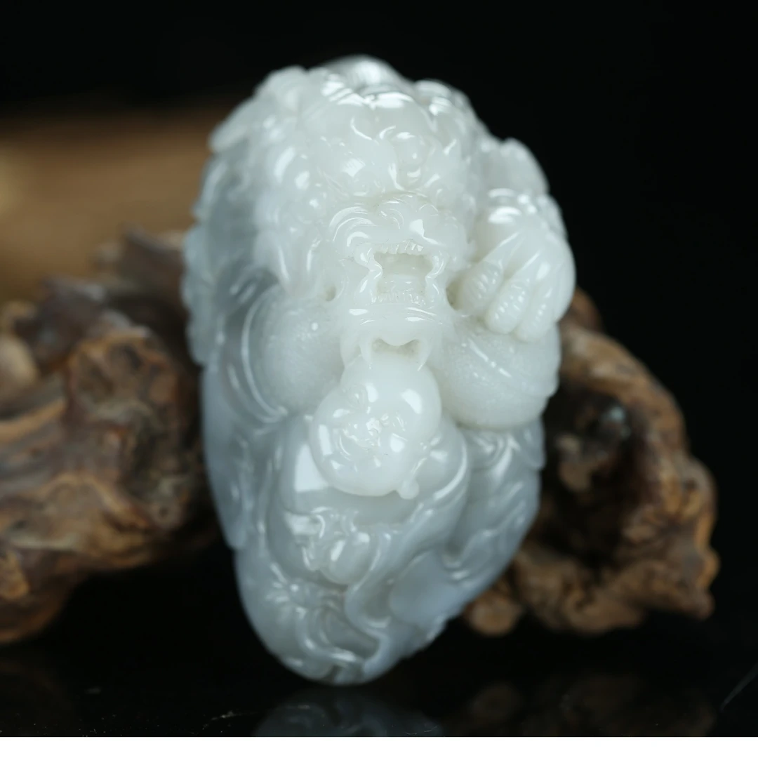 收藏级烟紫羊脂双色祥龙手把件和田玉手工精雕立体神龙护主摆件男