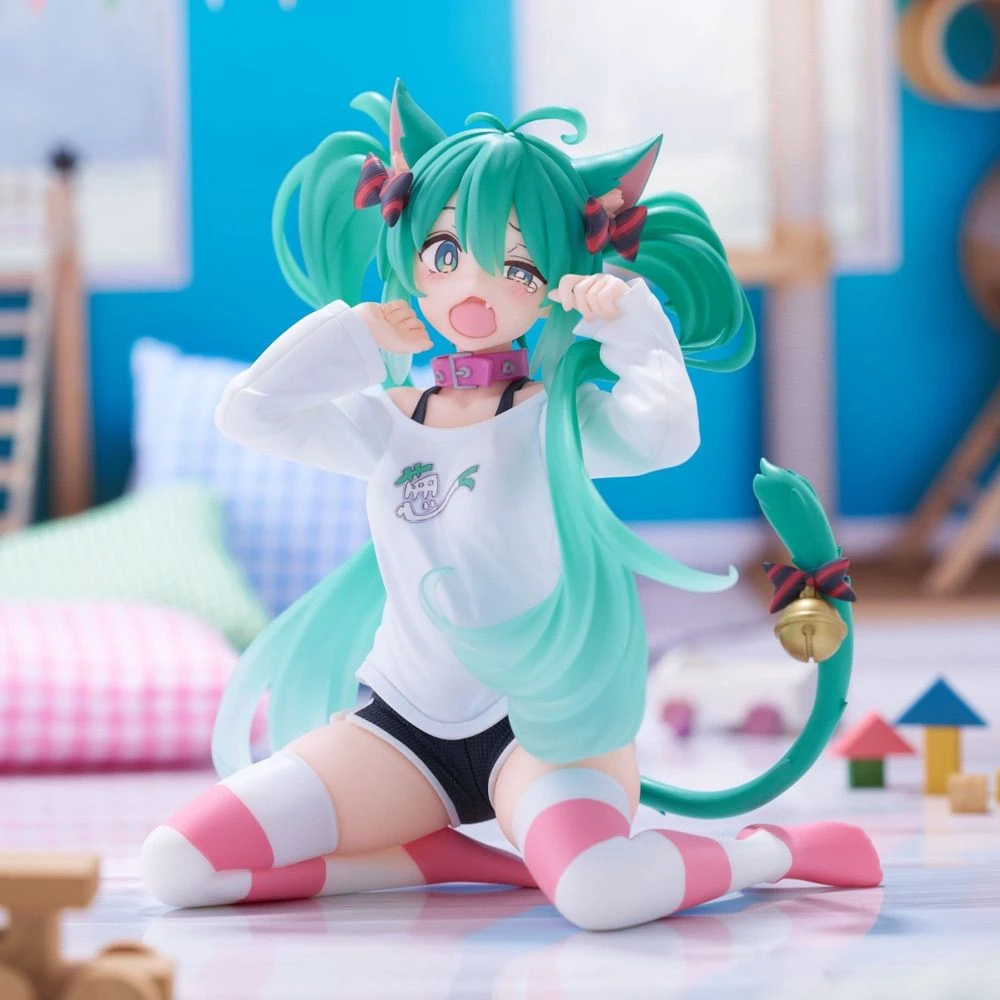 KO祖国版压泡面坐姿猫猫初音短袖未来手办美少女书架桌面机箱摆件