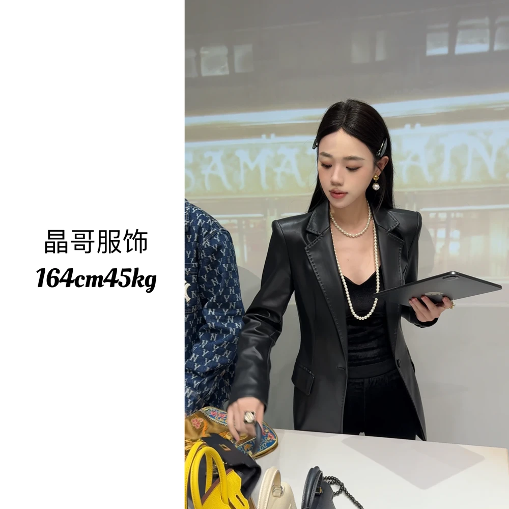 【一笑倾城】显瘦气质长袖黑色修身休闲收腰中长款西装皮衣外套