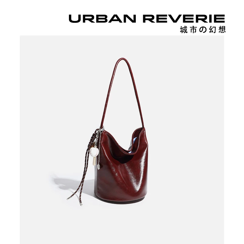 植鞣牛皮水桶包女2025秋冬新款休闲气质大容量通勤单肩斜跨包