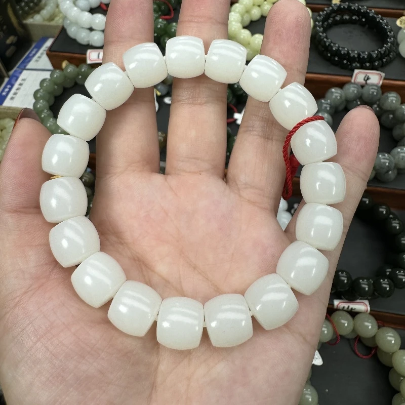 82纯天然和田玉手串