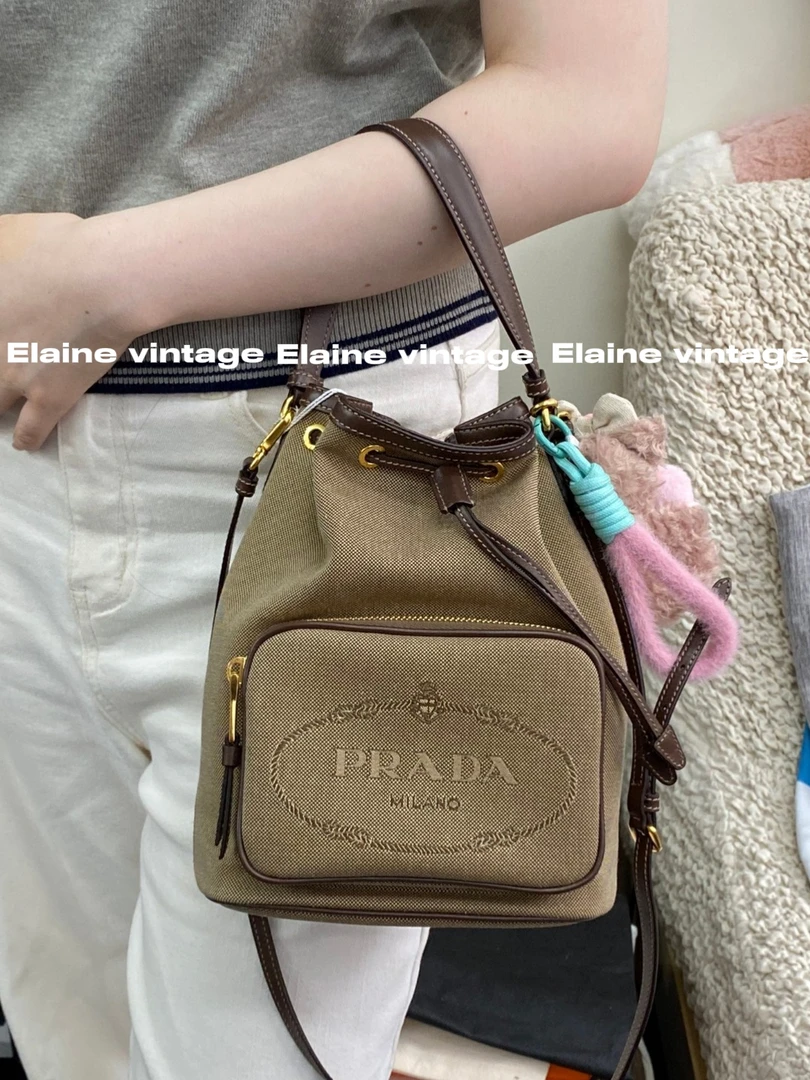 95新 Prada/普拉达 美拉德色系手提斜挎水桶包现代款17.5cm/Y364