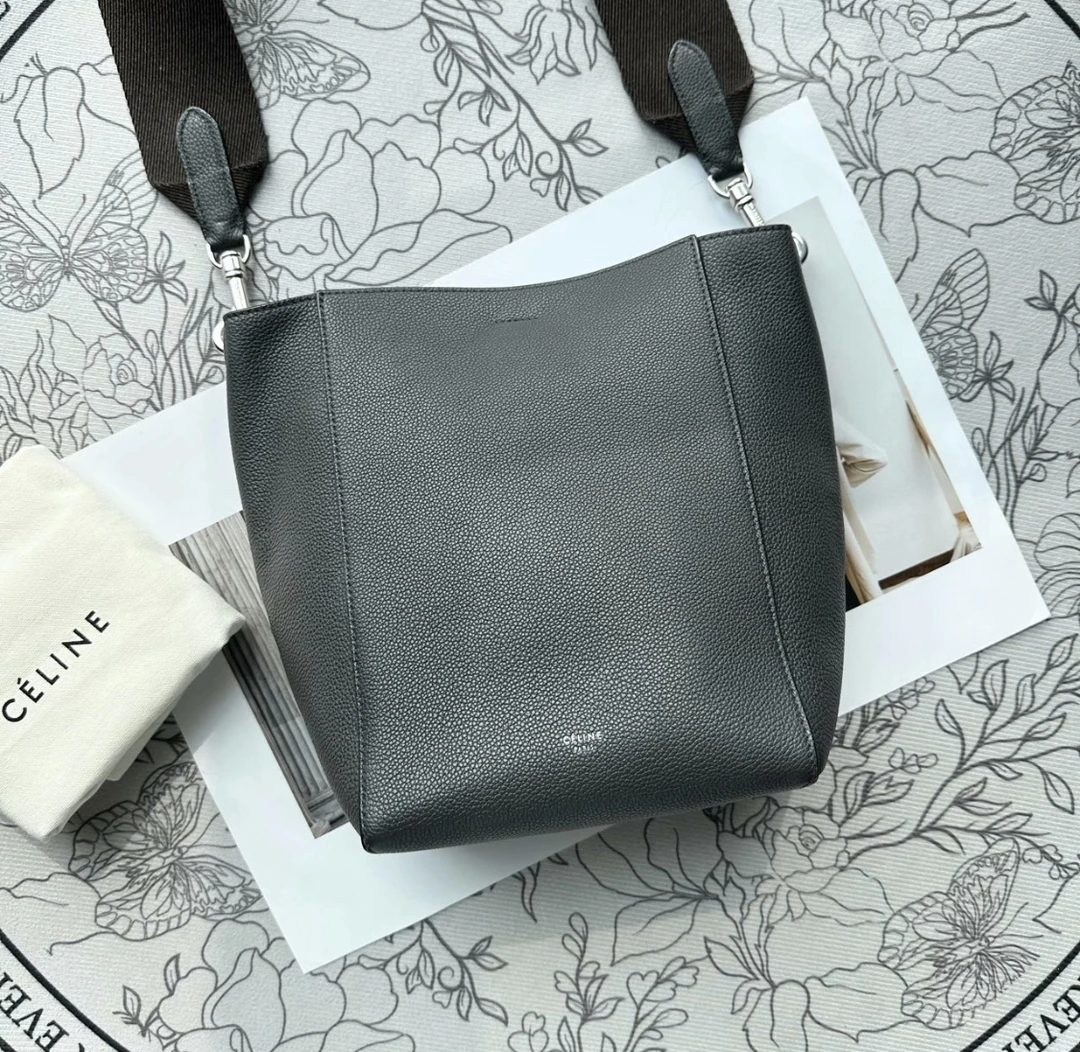 95新 Celine/思琳 Celine sangle灰色水桶小号（现代款）18*24