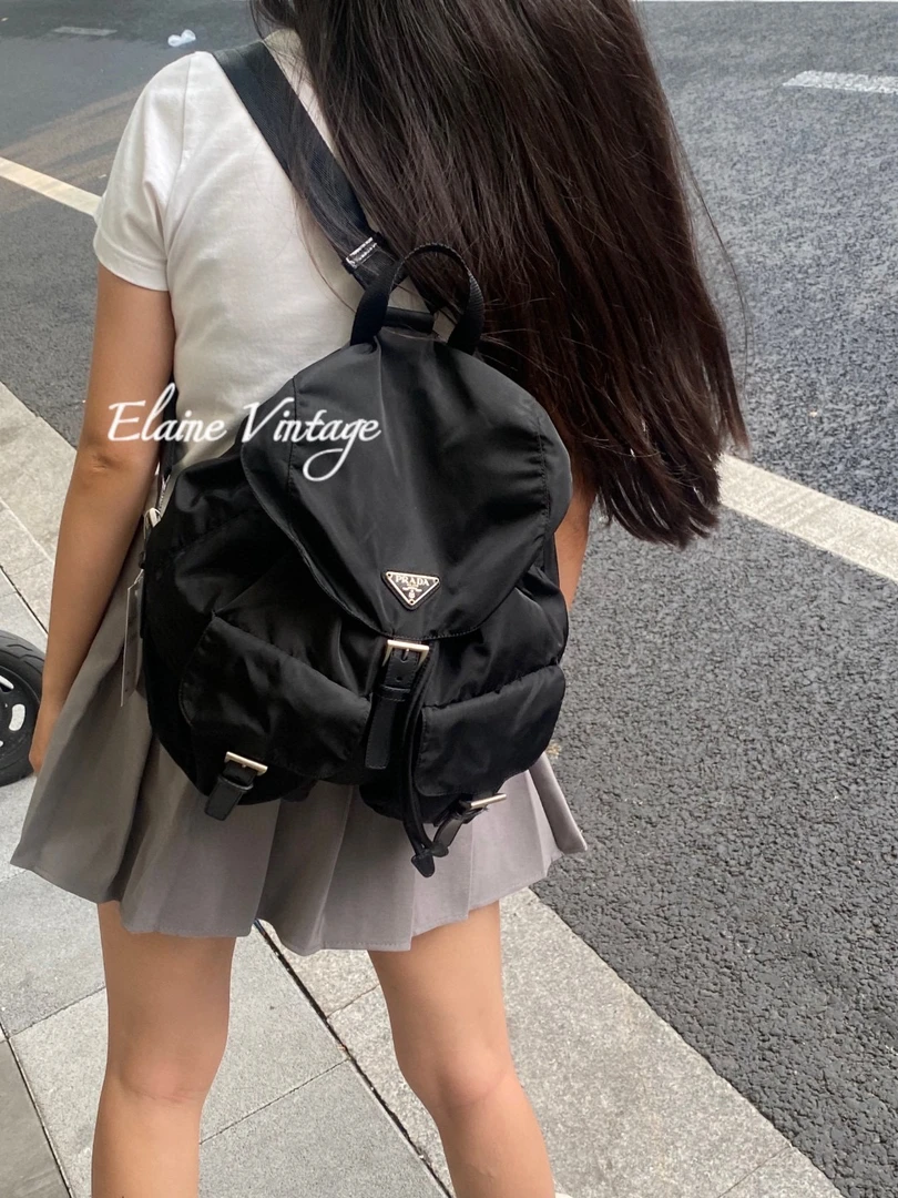 95新 Prada/普拉达 Prada大号双肩包中古款30cm/Y102-1