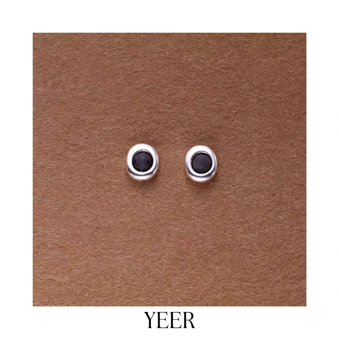 925银木质耳饰 YEER 小众设计高级质感黑球球树洞耳钉 洋气百搭