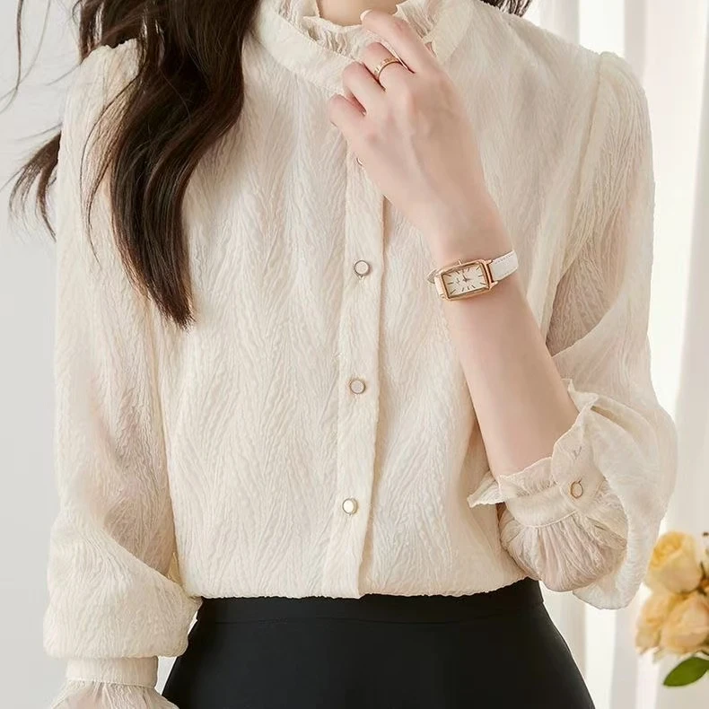 秋冬季2024新款女装立体压花单排扣木耳边气质显瘦时尚打底衬衫