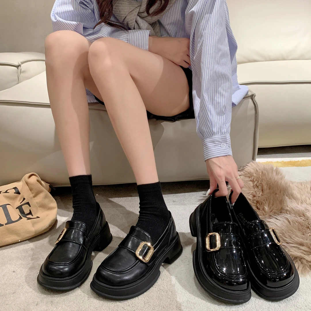 2023秋冬款乐福鞋女厚底黑色复古单鞋英伦风软女鞋一脚蹬小皮鞋