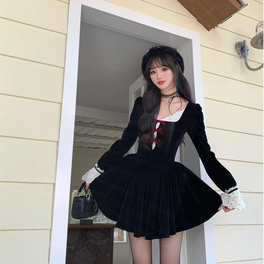 【洛可可少女】法式黑色丝绒连衣裙女秋冬季富家千金蕾丝拼接A字裙