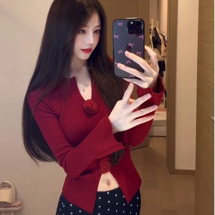 秋季新款玫瑰的故事人见人爱的立体花朵开衩针织衫显瘦开衫上衣女