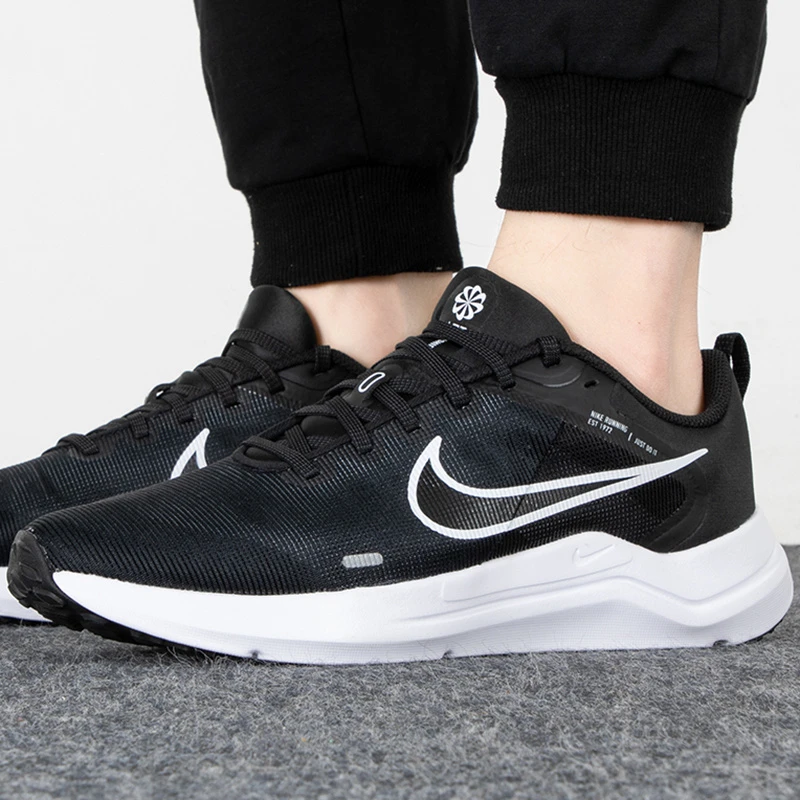 NIKE耐克2022冬季新款男鞋 轻便缓震训练运动跑步鞋DD9293-001